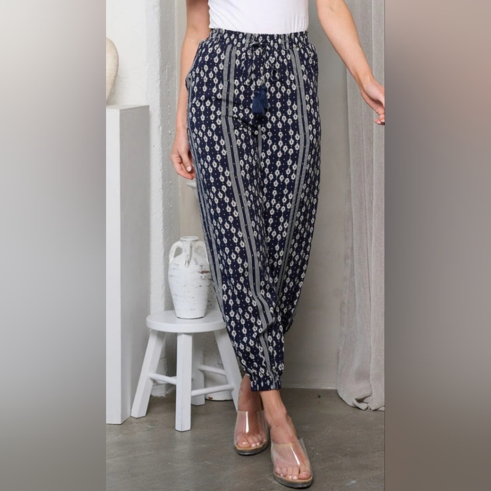 185. . High Rise Multi Print Pockets Jogger Pants/Navy
